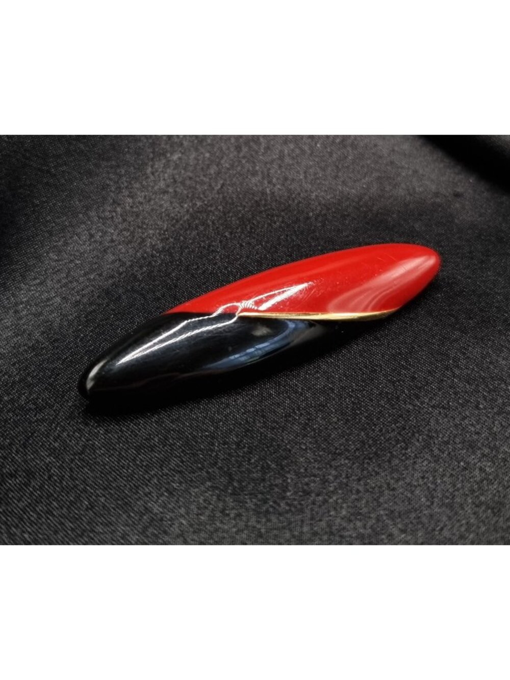 Vintage 1980's TRIFARI Signed Red & Black Enamel Oval Pin Brooch